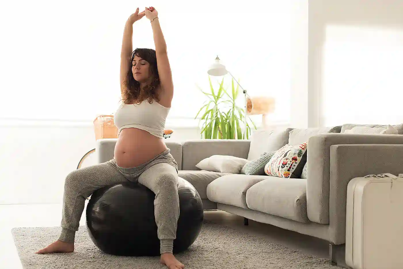 How to Support Your Core Safely During Pregnancy Reigate